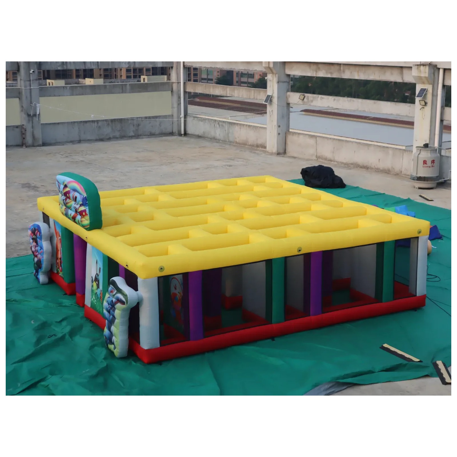 カスタムイースター屋根格子型インフレータブル迷路（送風機付き - Hunting Outdoor Game のレビューと価格